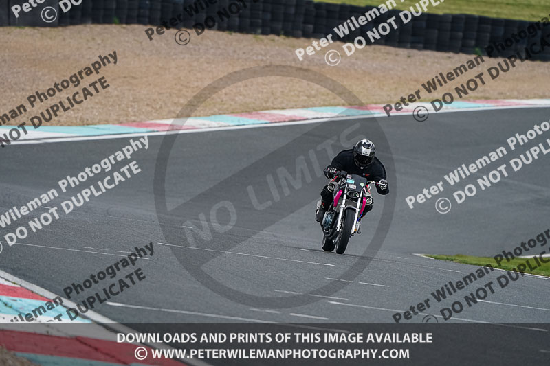 enduro digital images;event digital images;eventdigitalimages;mallory park;mallory park photographs;mallory park trackday;mallory park trackday photographs;no limits trackdays;peter wileman photography;racing digital images;trackday digital images;trackday photos